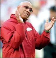  ?? NWA Democrat-Gazette/MICHAEL WOODS ?? Arkansas receivers coach Michael Smith, the last Razorbacks assistant to sign an extension, is reportedly in the running to replace Adam Henry on the LSU staff.