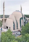  ??  ?? Die Minarette der Moschee in Köln-Ehrenfeld sind 55 Meter hoch.