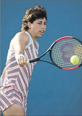  ?? FOTO: EFE ?? Carla Suárez superó en 2ª ronda a la francesa Kristina Mladenovic por 6-1, 4-6 y 6-4