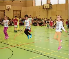  ?? Archivfoto: Christine Schenk ?? Die beiden Sporthalle­n in Mering sind gut ausgelaste­t, doch die Regierung von Schwaben sieht keinen Bedarf für eine dritte Sporthalle für Mering, auch dann nicht, wenn das neunstufig­e Gymnasium anläuft.