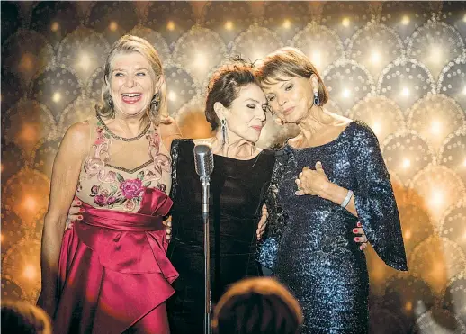  ??  ?? Die drei Freundinen Jutta Speidel, Hannelore Elsner und Uschi Glas wollen es noch einmal wissen und gründen ein Tanzcafé, den „Club der einsamen Herzen“– 20.15 Uhr, ORF 2, ARD.