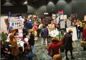  ?? (Photos P. B.) ?? Le Salon de la femme, deuxième édition, a remporté un franc succès avec ses nombreux stands diversifié­s.