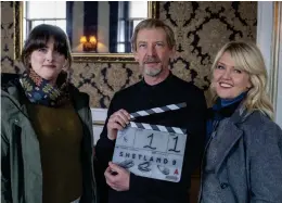  ?? ?? Alison O’Donnell, Ian Hart and Ashley Jensen