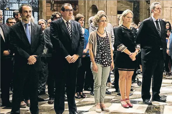  ??  ?? Relevos.
Joan Vidal de Ciurana, Jordi Jané, Meritxell Ruiz, Neus Munté, Joaquim Forn, Clara Ponsetí y Jordi Turull