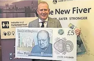  ??  ?? MP Graham Evans found out more about the new-look £5 note