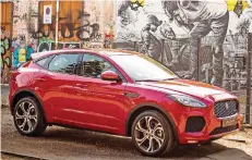  ??  ?? Der Jaguar E-Pace wird über Vierrad-Antrieb verfügen.