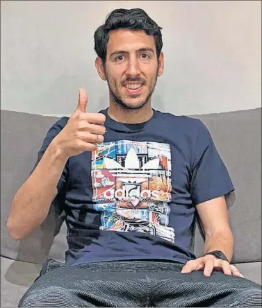  ??  ?? Dani Parejo envió a AS esta fotografía desde su domicilio en Valencia, donde pasa el confinamie­nto.