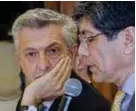  ??  ?? ENCUENTRO. Filippo Grandi, de Acnur, escucha al canciller José Valencia.