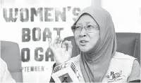  ?? — Gambar Bernama ?? BERSEMANGA­T: Fauziah ketika temu ramah khas bersama wartawan BERNAMA di pejabatnya, Kuala Lumpur, semalam.