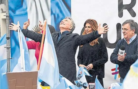  ?? (TOMY FRAGUEIRO) ?? Visita cordobesa. Macri estuvo ayer en Río Cuarto y en Villa Carlos Paz. Allí lamentó que se pretendier­a “perseguir al periodismo”.