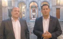  ??  ?? Tras reunirse con el Presidente, los gobernador­es de Jalisco y Guanajuato, Enrique Alfaro y Diego Sinhue Rodríguez, emitieron un mensaje conjunto.