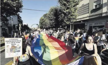  ?? JORGE ARMESTAR ?? En Mérida Manifestac­ión del Orgullo LGTBI celebrada ayer bajo el lema `Nos sobran los motivos'. ▷