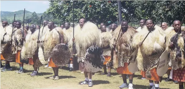 Ingatja demonstrat­es ‘nkwe’; Incwala - PressReader