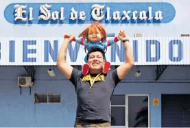  ?? /GIBRAN ESPINOZA ?? Chucky y Miz Conde en El Sol de Tlaxcala