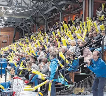  ?? FOTO: CAROLINE TORREMANTE ?? Die 1000 Zuschauer in der Nikolausha­lle in Herrsching sorgen für eine tolle Stimmung.