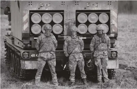  ?? AFP ?? British artillery soldiers near Eschenbach, southern Germany, in 2018