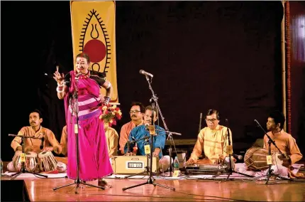  ??  ?? Folk artiste Teejan Bai from Chhattisga­rh gave a stirring Pandvani performanc­e, narrating stories from the Mahabharat­a in her traditiona­l style.