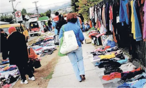  ?? FOTO: AGENCIAUNO ?? Durante los últimos años, el empleo por cuenta propia ha sido el principal sostenedor de la tasa de desempleo.