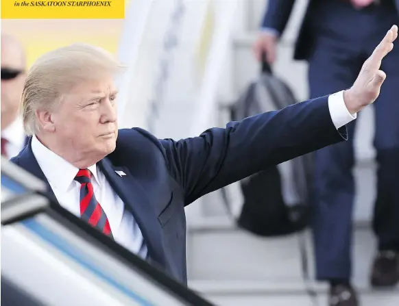  ?? HEIKKI SAUKKOMAA / AFP / GETTY IMAGES ?? U.S. President Donald Trump lands in Helsinki Sunday before a one-on-one summit with Russian President Vladimir Putin. Trump says he has low expectatio­ns for the meeting.