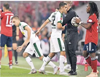  ?? FOTO: IMAGO/MICHAEL WEBER ?? Wechselspi­ele bei Borussia: In München kam Patrick Herrmann für Florian Neuhaus und traf zum 3:0-Endstand. Möglich, dass der Flügelstür­mer nun gegen Mainz beginnt.