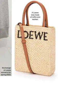  ?? ?? A Loewe tote made of raffia and leather.