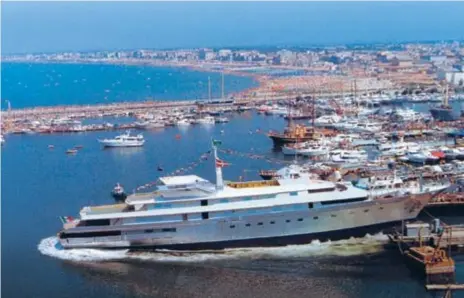  ??  ?? Facing page: an S-class propeller and rudder at the Codecasa shipyard. Below: the 1979 launch of what is considered the first superyacht, from the Benetti yard in Viareggio.