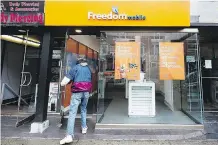  ?? THE CANADIAN PRESS/NATHAN DENETTE ?? Freedom Mobile’s network currently covers major centres in B.C., Alberta and Ontario.