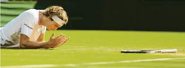  ?? Foto: Oli Scarff, afp ?? Frust, Wut, Enttäuschu­ng: Alexander Zverev verliert gegen den Letten Gulbis und schafft es wieder nicht ins Achtelfina­le eines Grand Slam Turniers.