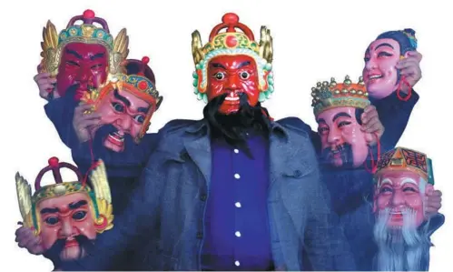  ?? PHOTOS BY PENG ZHAOZHI / XINHUA ?? A multiple exposure of Peng Guolong with masks he has made using the Song Dynasty carving method in Pingxiang, Jiangxi province, on Dec 28.