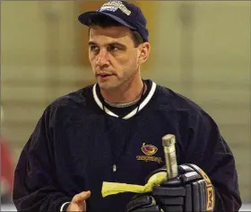  ?? AJC STAFF 1999 ?? Curt Fraser was the NHL expansion Thrashers’ first head coach; the team went 64-184-31 in three-plus seasons. His mentors and his peers told him he was lucky to have gotten more than two years out of the Thrashers gig.