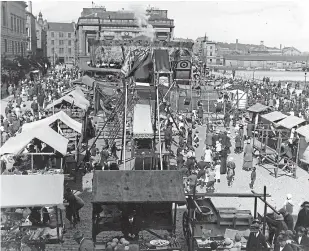  ??  ?? Lady Mary Fair at Greenmarke­t, Dundee, circa 1932.