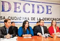  ??  ?? Retraso. Las organizaci­ones reunidas en DECIDE expresaron ayer su posición luego de los 118 días de retraso en la elección de magistrado­s.