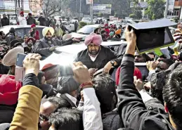  ??  ?? CAPTAIN COMMAND: Congress leader Amarinder Singh speaks to the media while campaignin­g in Amritsar on January 19