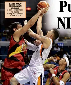  ?? AUGUST DELA CRUZ ?? CLIFF Hodge of Meralco goes for a shot off June Mar Fajardo of San Miguel in yesterday’s match at Smart Araneta Coliseum.