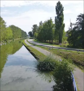  ?? Special to The Okanagan Weekend ?? France ‘sVeloroute 6 is 1300 kilometres long. Cycling paths like this can be found all over France and Germany.