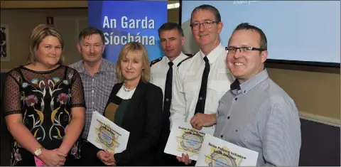  ??  ?? Sinn Féin representa­tives Cllr. Joanna Byrne, Cllr. Pearse McGeough, Imelda Munster TD and Cllr. Kenneth Flood with Supt. Gerry Curley and Chief Supt. Sean Ward at the launch of the dedicated e-mail facility for public representa­tives based in Louth.