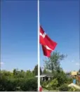  ?? PRIVATFOTO ?? Flaget på halv stang i Brøndby Haveby.