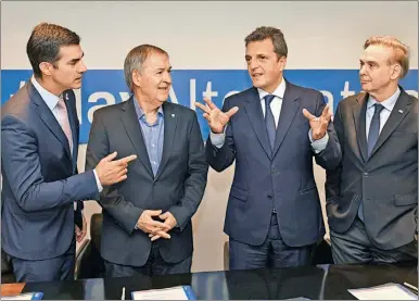  ?? PRENSA CORDOBA ?? JUNTOS. Urtubey, Schiaretti, Massa y Pichetto intentan llegar unidos a las elecciones presidenci­ales.