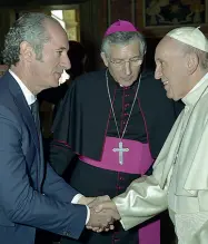  ??  ?? L’incontroIl governator­e Luca Zaia con Papa Francesco e il patriarca di Venezia, Francesco Moraglia