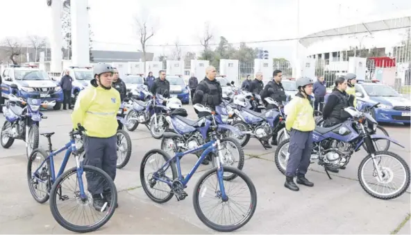  ??  ?? ► Equipo de Seguridad Ciudadana de Ñuñoa.