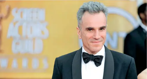  ?? AP ?? Daniel Day-Lewis llega a la 19a entrega de los Premios del Sindicato de Actores de la Pantalla, en el Shrine Auditorium, Los Angeles, en una fotografía de archivo del 27 de enero de 2013.