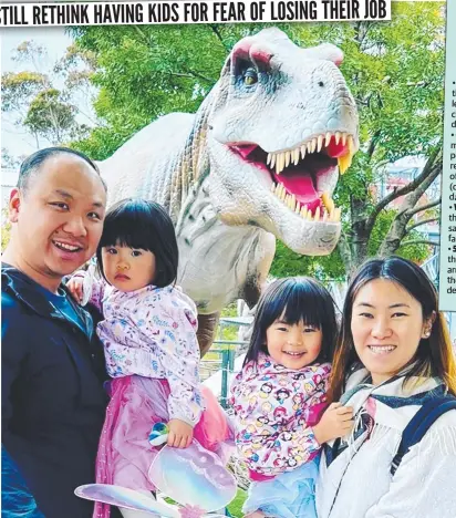  ?? ?? Carol Ng with her husband Kevin and daughters Savannah (left) and Jovanna.