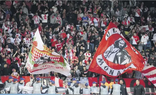  ??  ?? Ambiance des grands soirs au stade Louis-II pour cette demi-finale contre la Juve, qui n’aura pas effacé le quart de finale de ...