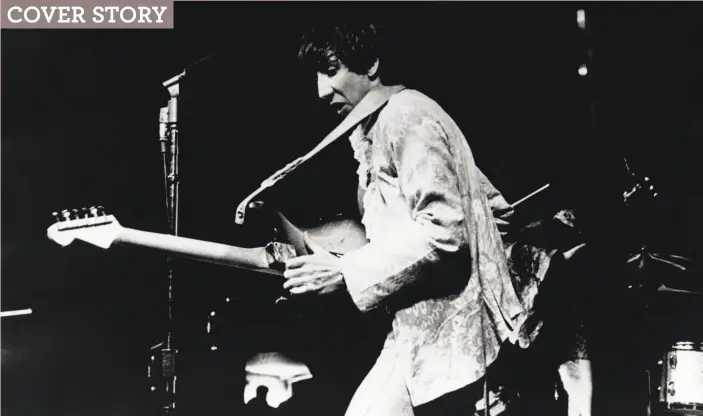  ?? RB / Redferns 1967 ?? Pete Townshend of the Who at the Monterey Pop Festival in 1967. The Who won the coin toss and performed before Jimi Hendrix.