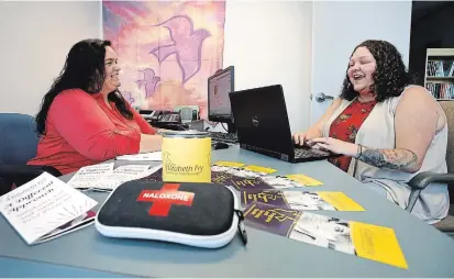  ?? CLIFFORD SKARSTEDT EXAMINER ?? Elizabeth Fry Society executive director Debbie Carriere, left, and program co-ordinator Chelsey McGowan after Peterborou­gh-Kawartha MP Maryam Monsef announced $1.2 million in federal funding for the agency’s harm reduction program.