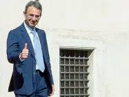  ??  ?? Ministro Sergio Costa, già generale dei Carabinier­i e per 35 anni consulente delle procure per reati ambientali, è ministro all’Ambiente M5s