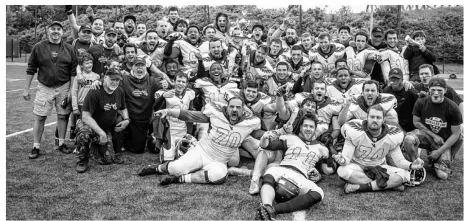  ??  ?? Pour la première fois de leur jeune histoire, les Nighthawks de Croissy sont devenus ce samedi champions d’ile-de-france.