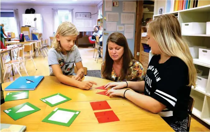  ?? Foto: Kjartan Bjelland ?? Kontaktlae­rer Ingvild Skibelid ved Montessori­skolen på Justøya sier målet er at elevene skal gjøre seg ferdig på skolen, og at leksene dermed er gjort før de er gitt.