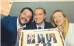  ??  ?? 3 novembre 2017 A Catania Salvini, Berlusconi e Meloni firmano il «patto dell’arancino»