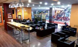  ??  ?? Centro Fitness also features a luxurious lounge and bar.